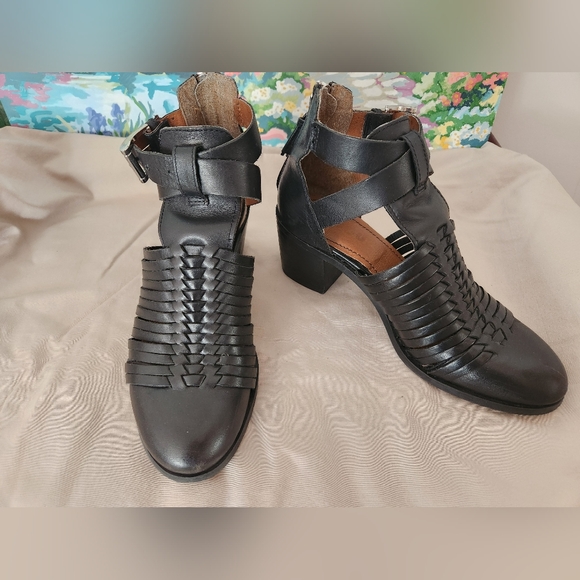 Jeffrey Campbell leather shoes - Picture 2 of 7